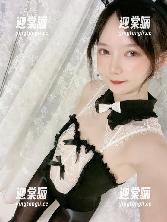 在教室里发现私房的另一面，51酱的图集亮了