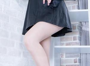 Beautyleg – 免费下载PeiPei的白裙，毕竟在家穿着不想出门的时候，你也得给自己的家里来一点“秀”！