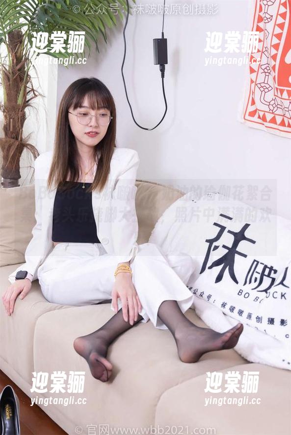 BoBoSocks袜啵啵 - 奶油的瑜伽花絮合集：老头乐挠脚大挑战，照片中满满的欢乐！