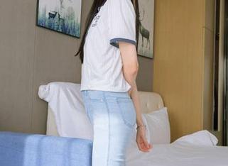 BoBoSocks袜啵啵 – 腾出手来欣赏吧,这里是果冻的一脚原图福利,裸足闪亮登场