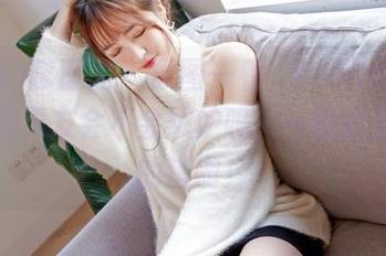 Feilin嗲囡囡 – 原图一看，Celina青妍的吊带男友会不会嫉妒呢，一切都是吊带的错啊！