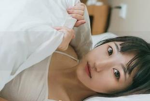 GIRLT果团网 – 不仅仅是睡衣，陈雅漫定制写真让你重新审视“睡觉”这个词。
