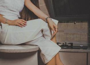 GIRLT果团网 – 陈雅漫的私房写真，教你把“学姐”带回家，不借图书馆的书哦！