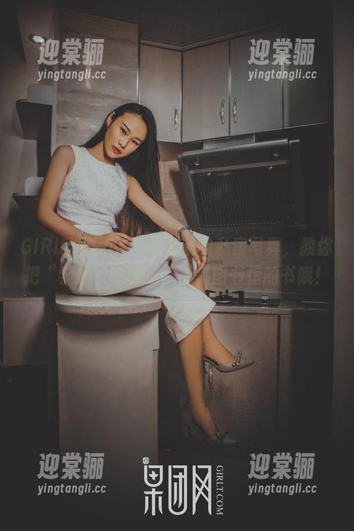 GIRLT果团网-陈雅漫 GIRLT果团网 - 陈雅漫的私房写真,教你把“学姐”带回家,不借图书馆的书哦!