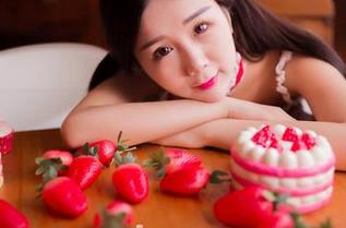 GIRLT果团网 – 藏在网盘里的璀璨礼服，龚玥菲的独家秘籍？