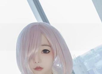 圣路易斯日记：Kitkat Cosplay的最新美图，仿佛漫步在梦里。