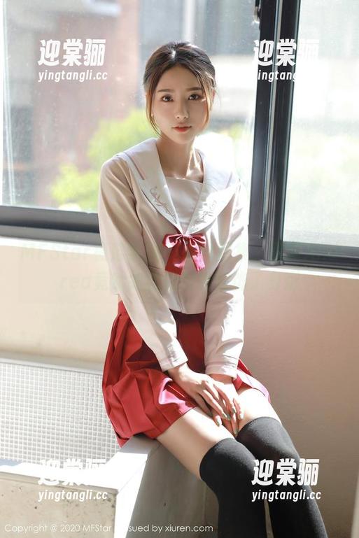 MFStar模范学院 - 黑丝图集，露露Andrea竟然如此轻松地修饰了身形