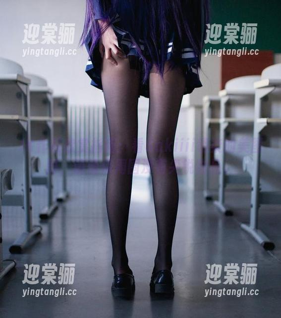 Sakiiii翎柒 JK作品欣赏指南:看Sakiiii翎柒的美图时,请确保周围没有尖锐物品。