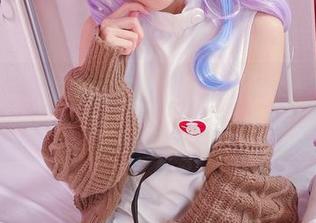 学姐的全套写真：SayoMomo青涩又利落