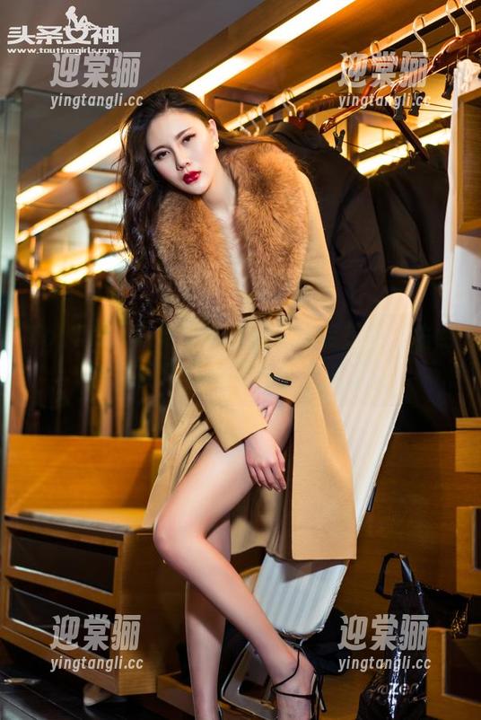 TouTiao头条女神 - 最新泳装美图，佑熙的搭配可以给小白们上课了。