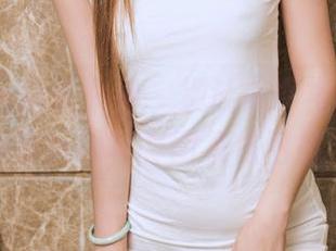 TouTiao头条女神 – 别让修女袍误导你，杨曼妮的写真图集依旧撩！
