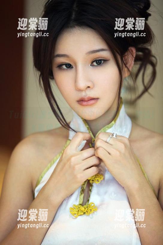 TuiGirl推女郎 - 照片中的艾栗栗，她的JK就像是从漫画里走出来的！