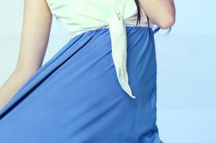 TuiGirl推女郎 – 赵惟依的裸足美图，简直令人着迷，快来下载收藏吧！