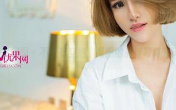 UGirls尤果网 – 不只有空姐，易阳的最新写真充满小心机