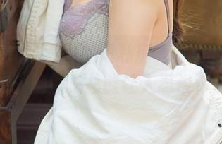 UGirls尤果网 – 易阳私房写真里的瑜伽，优雅、幽默，总能让人忍俊不禁！