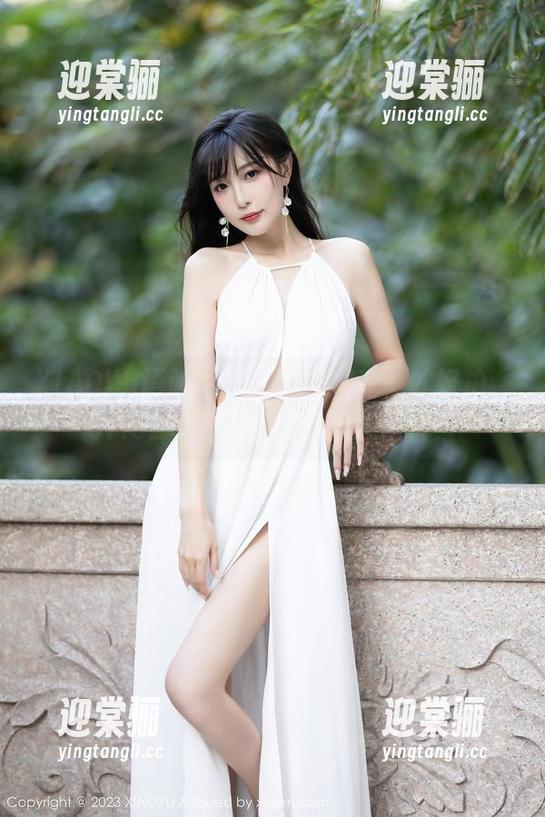 XIAOYU语画界 - 水要有灵魂，才好拍：Cris_卓娅祺的泳池异想照片集