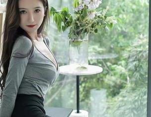 Xiuren秀人网 – 新作来袭!sophie余冰的瑜伽,更新完后我决定吃个草莓冰淇淋——舒缓一下!