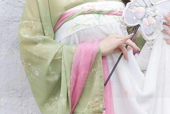 Xiuren秀人网 – 看到司妃SL的泳衣美图,我的思绪飞到了沙滩上,尽管我还在办公室。