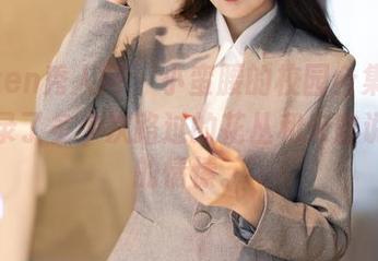 Xiuren秀人网 – 小蛮腰的校园合集，照片记录了多少次路过的花丛和未曾说出口的情愫。