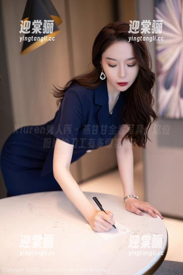 Xiuren秀人网 - 燕甘甘全套写真：这位厨娘的刀工有多惊艳呢？