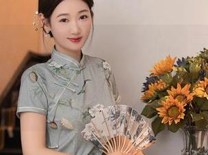 Xiuren秀人网 – 不期而遇的分享：芝芝Booty图集，束胸内衣与丝袜美腿的交响乐，敢来听听吗？