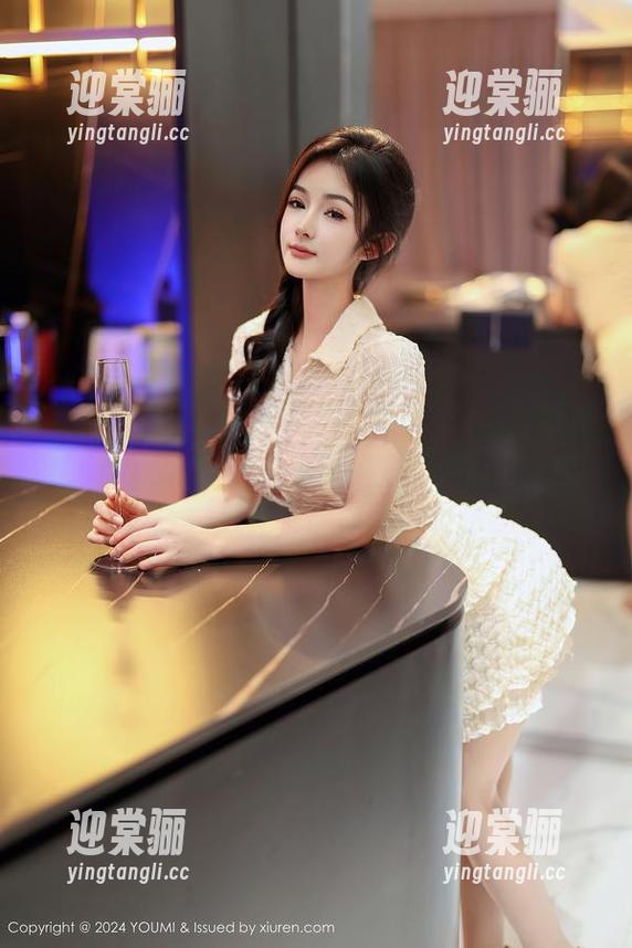 YouMi尤蜜荟 - 厨房也可以是秀场，特别是Egg-尤妮丝Egg的最新厨娘图集，看了让我想在厨房耍点小花样...
