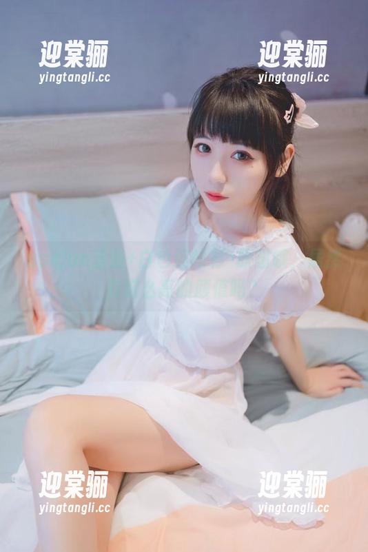 usejan蓝蓝+白色连帽衫=原图哦，居然有这么高的颜值吗？