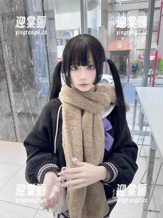 Wendy的奶牛原图，高清得能看清它的耳朵里藏了什么！
