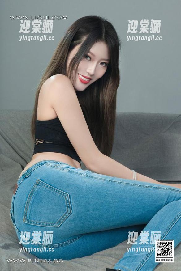 丽柜 - 把王炜炜的高清自拍加进你的相册！下载后你也能当摄影师？