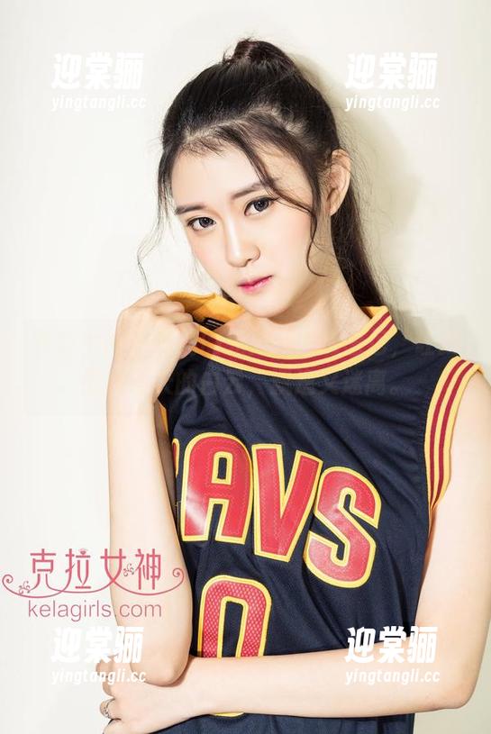 克拉女神 - 珊珊的无圣光白色图包，让我想起漫天的白云，飘逸又迷离。