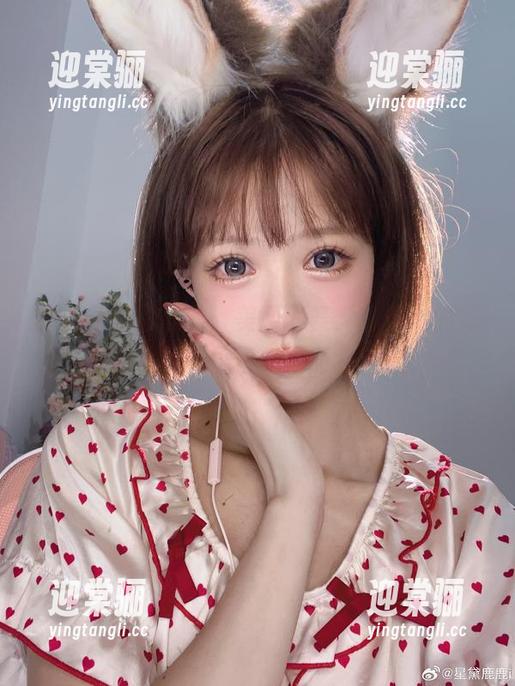 空姐千反田鹿子：美图飞舞，就像她的行李箱里装的不是衣服而是梦想！