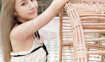 嗲囡囡 – 这双人高清写真，施忆佳KITTY的朋友圈要炸开吗？