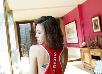嗲囡囡 – 施忆佳KITTY在毛衣中的神秘，精选美图告别寒冷。