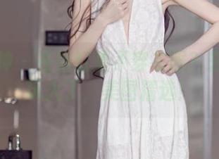 头条女神 – 在浴缸里不穿衣服？玄子又在玩火了，美图精选！