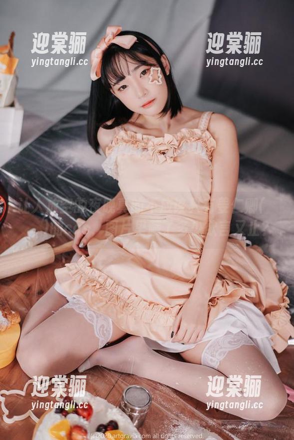 让人放空的夜晚真的不应该只有姜仁卿(강인경)的cos，图片里藏了多少欲言又止？