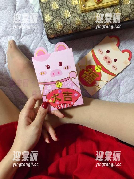 小仙女ELaine 微密圈 - 小仙女ELaine穿毛衣,私拍时刻:奇幻毛线与发丝共舞的照片!