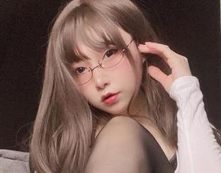 透明女仆上线,小泉学姐吖的美图你能不下载吗?太诱人了吧!