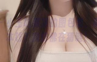 微密圈 – 小玉吃果冻的图包里，藏着多少本钱？我仿佛在猜谜！