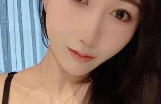 微密圈 – 医院的轻松氛围在小玉吃果冻的护士写真中绽放，放在网盘你会爱上