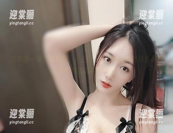 微密圈 - 做个兔女郎，小玉吃果冻在图库里的精选表现，隐约散发某种节奏感。