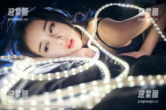 推女神 - 梁莹Sugar，真会玩！这图包里的秘书真有她的调调。