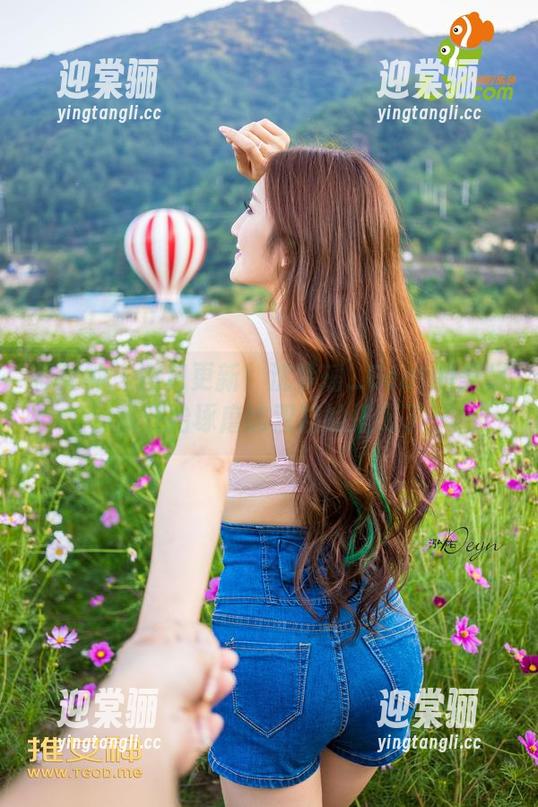 推女神-沈梦瑶_Gcat 推女神 - 图包更新!沈梦瑶_Gcat的美足,我开始琢磨这双鞋的搭配了…