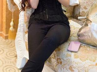 推女郎 – 在线赞美连欣学妹，写真如厕必备？