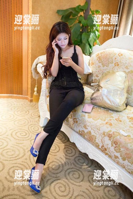 推女郎 - 在线赞美连欣学妹，写真如厕必备？
