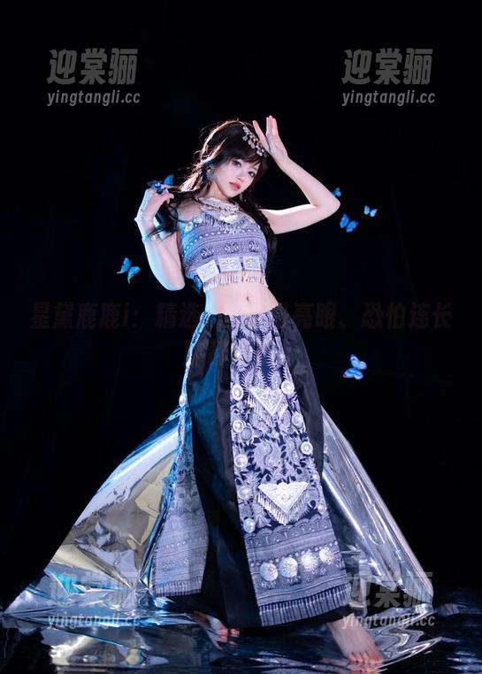 星黛鹿鹿i 星黛鹿鹿i:精选cos里最亮眼、恐怕连长腿都嫉妒。