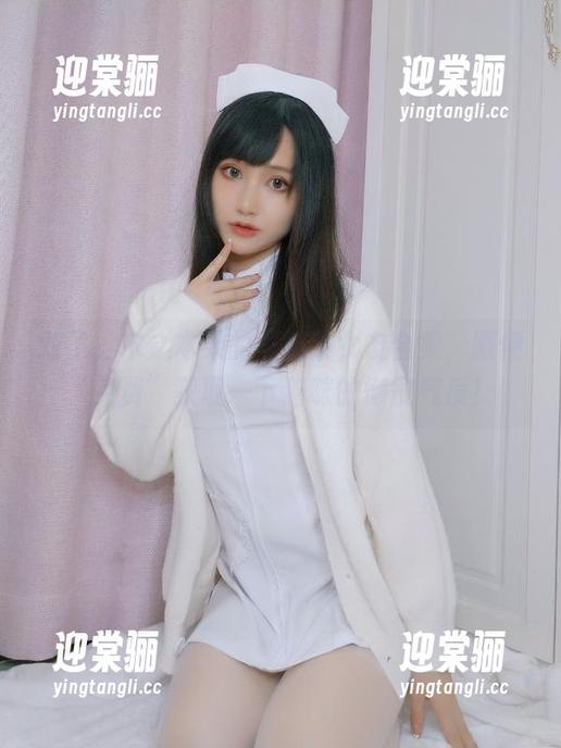 对了，木之本果的黑猫系女友合集，顺便“免费”获取一下猫咪的懒散气质！