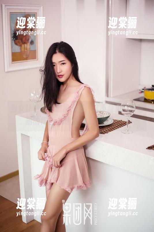 当女仆和学生旗袍相遇，这不是果团网私拍的作品，而是一场小骚动……