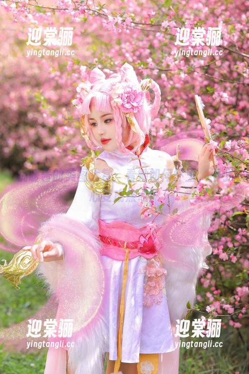 桃暖酱的美图大赏：看她如何怀玉，不小心变成焦点！