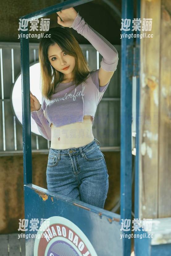 桃良阿宅的内衣写真我收了，评论区的暴躁气氛真让人捧腹