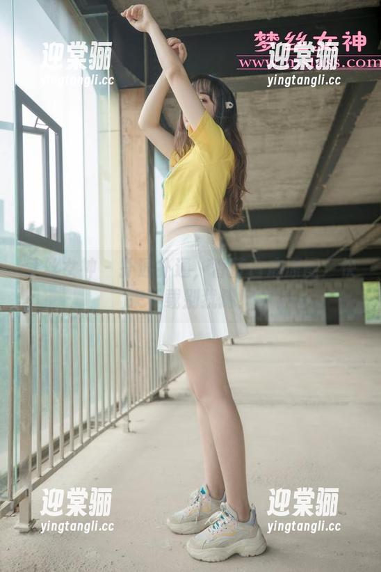 梦丝女神 - 扑通扑通，香萱白底原图：快来下载别犹豫！